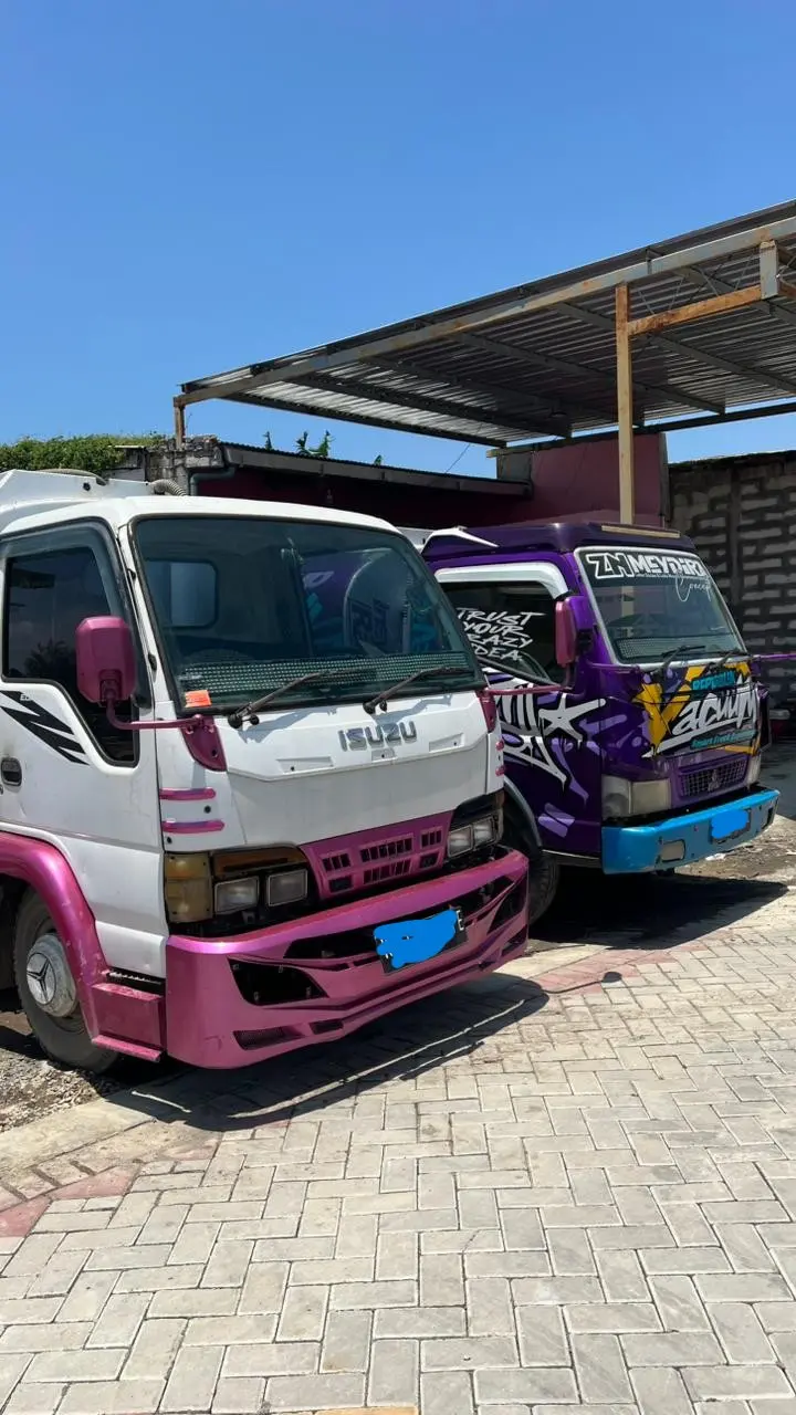 Dua armada truk Sedot WC Sumber Rejeki